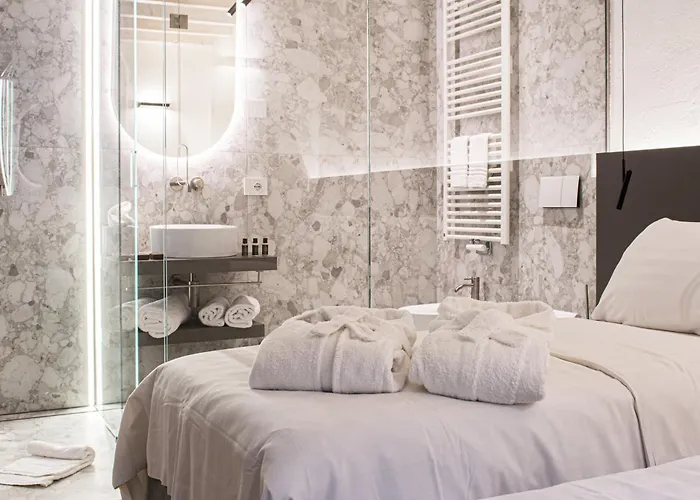 Reverie - Boutique Hotel 3*